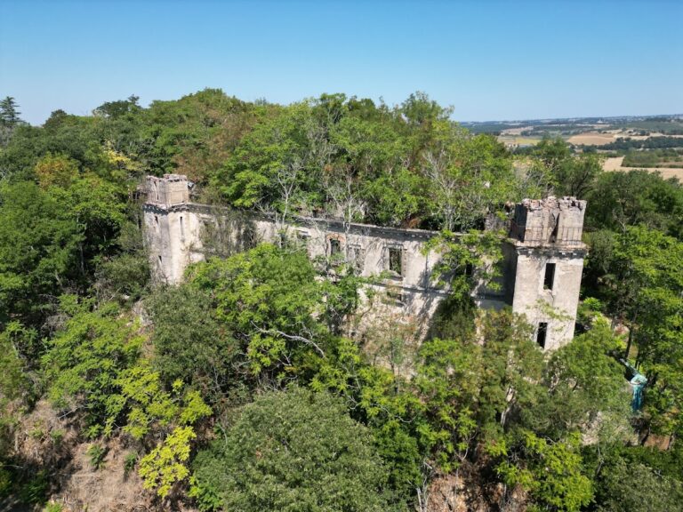 Montpinier Castle: A Former Fortified Residence in France