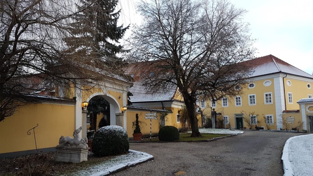 Mühldorf Castle: A Moated Castle and Manorial Estate in Austria 3 Mühldorf Castle
