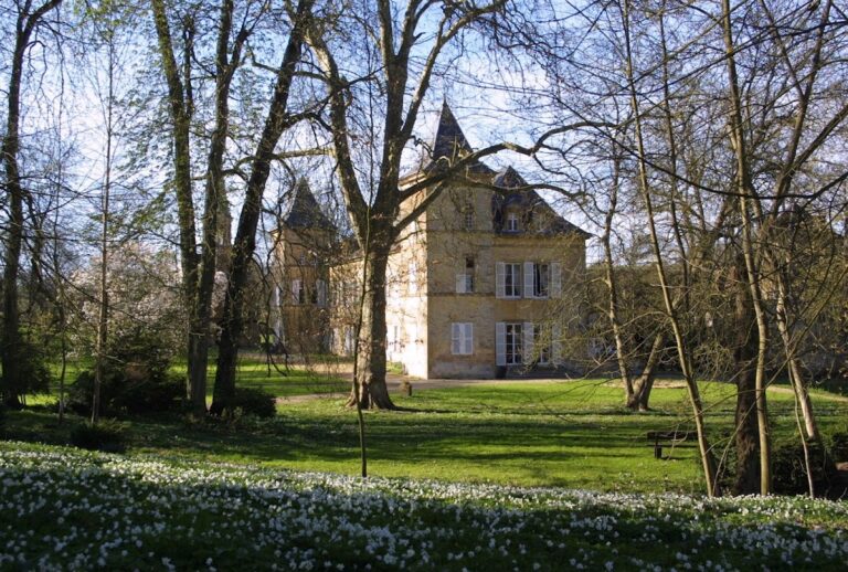 Preisch Château: A Fortified Historic Residence in France