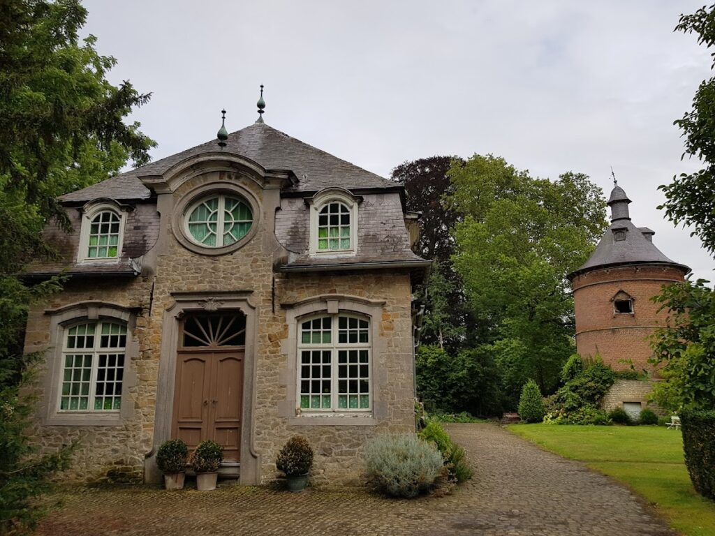 Attre Castle: An Eighteenth-Century Country House in Belgium 4 Attre Castle