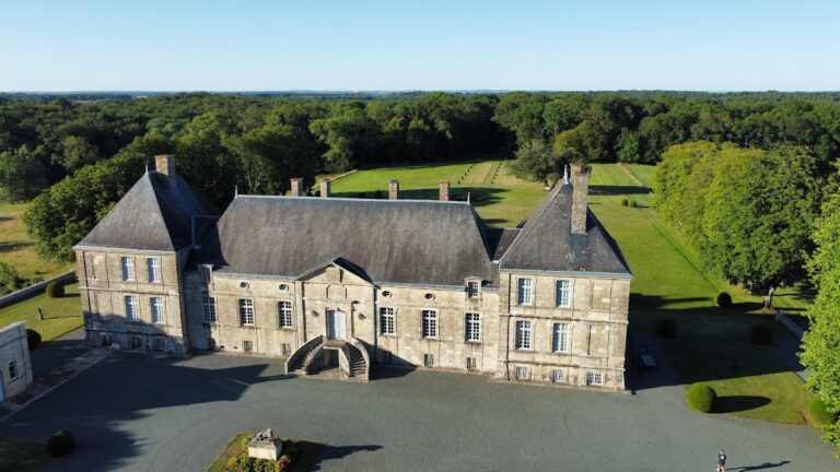Château de Saint-Michel-le-Cloucq: A Renaissance Residential Manor in France
