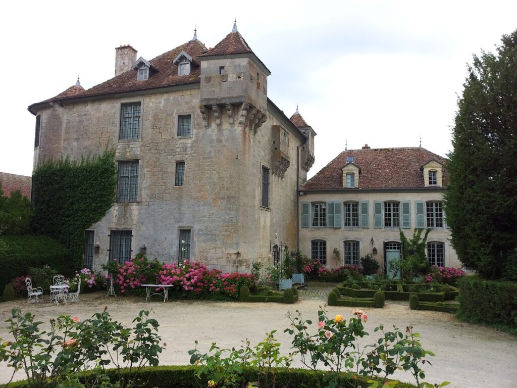 Boucq Castle: A Gothic Fortified House in France 1 château de Boucq
