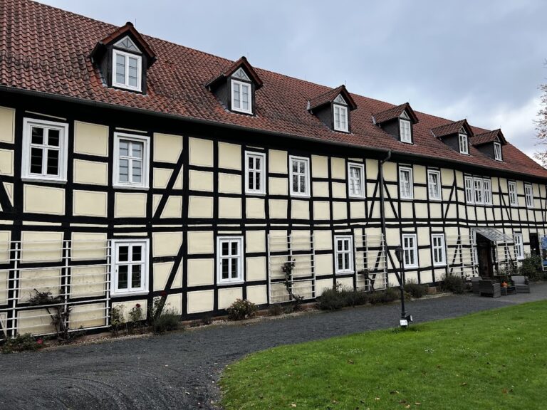 Schloss Zwesten: A Classicist Manor Estate in Germany
