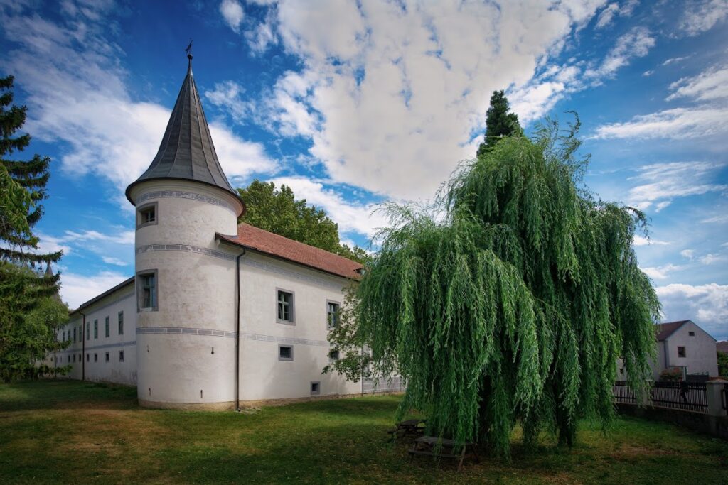 Schloss Trumau: A Cistercian Moated Castle in Austria 2 Schloss Trumau