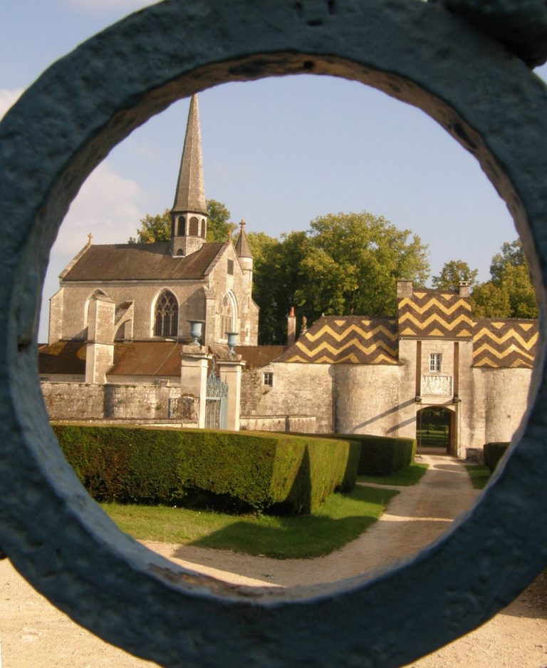 Château de Grancey: A Fortified Château in France
