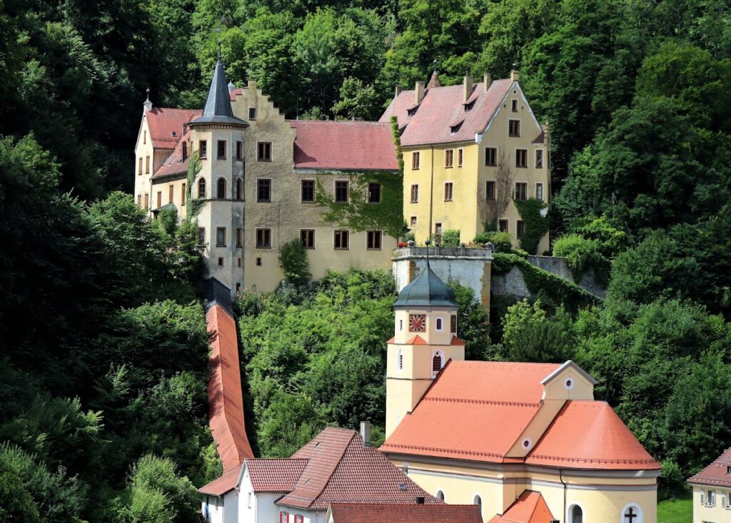 Schloss Weißenstein: Castle and Seat of the Lordship of Weißenstein 1 Schloss Weißenstein