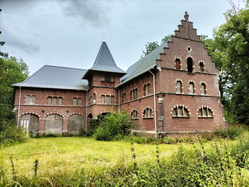 Ter Meeren Castle: A Historic Seat of Zaventem and Sterrebeek 2 Ter Meeren Castle