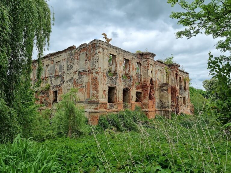 Palace in Łażany: A Renaissance and Baroque Water Palace in Poland