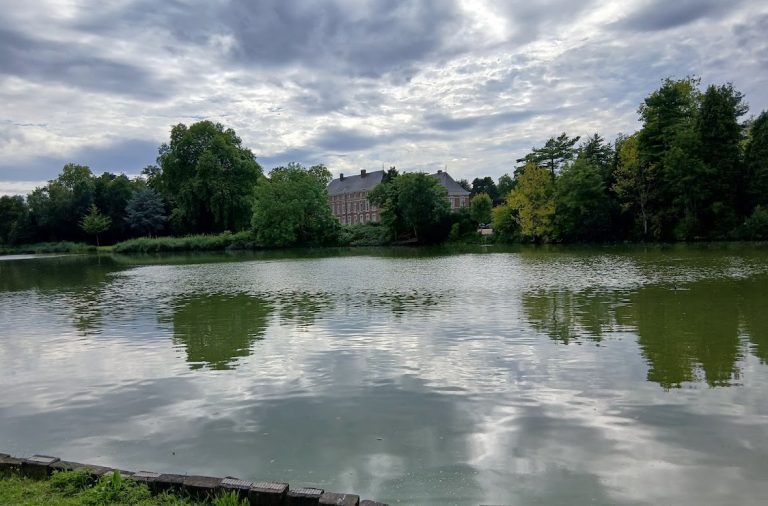 Kasteel van ‘s Herenelderen: A Moated Noble Residence in Belgium