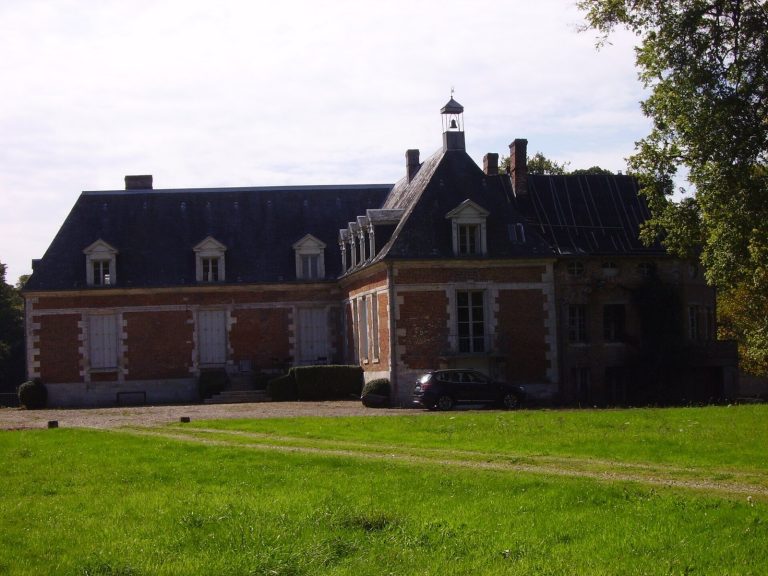 Château de la Mésangère: Historic Château and Landscaped Estate