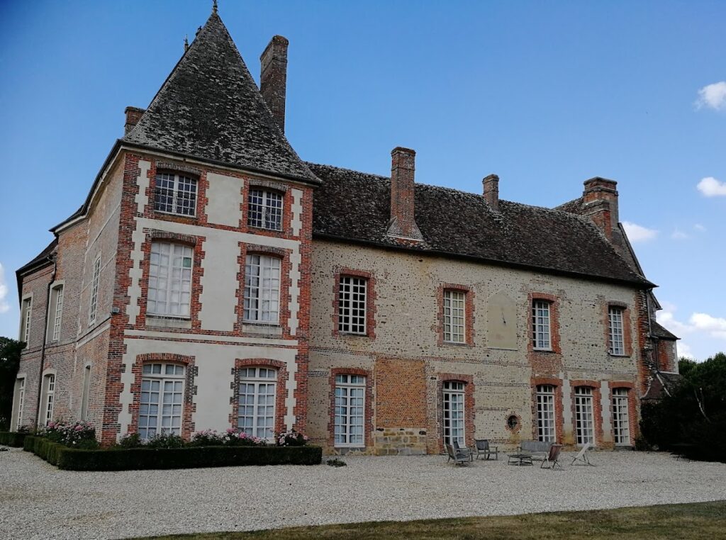 Château d'Hellenvilliers: A Renaissance Pleasure Château in France 1 Château d'Hellenvilliers