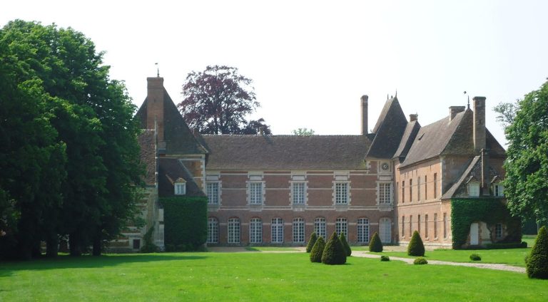 Château d’Hellenvilliers: A Renaissance Pleasure Château in France