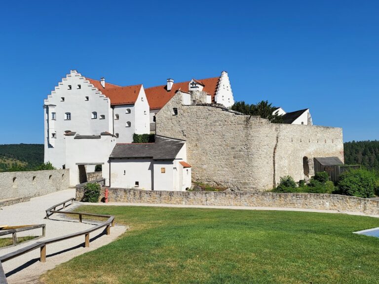 Schloss Rosenburg: A Medieval Hilltop Castle in Germany