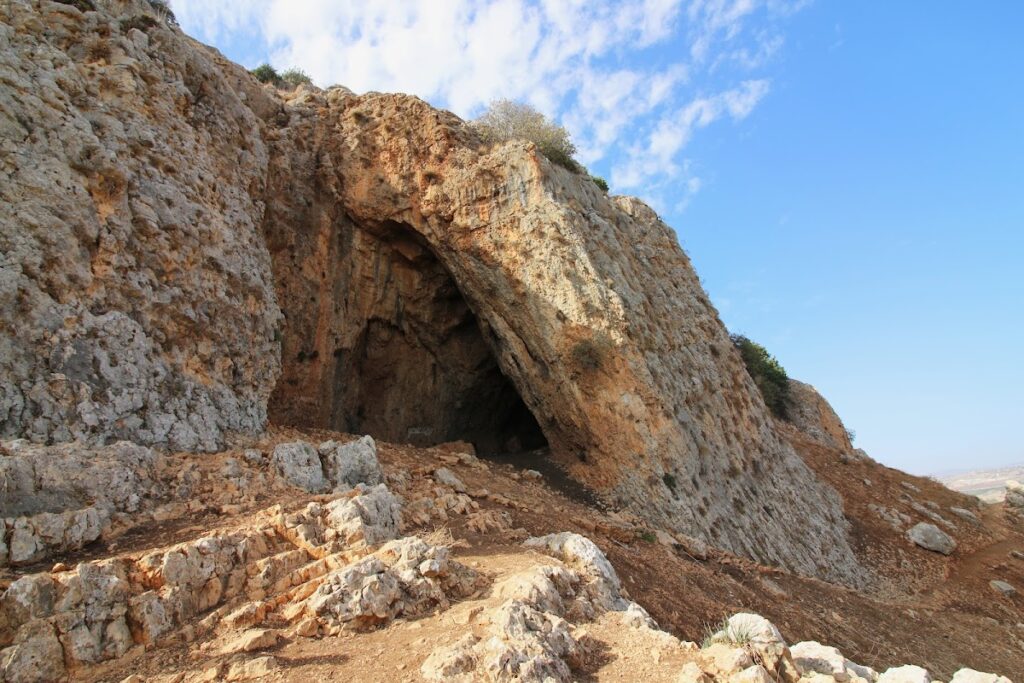 Arbel Fortress and Caves: A Cliff Refuge and Fortress in Israel 1 Arbel Fortress and Caves