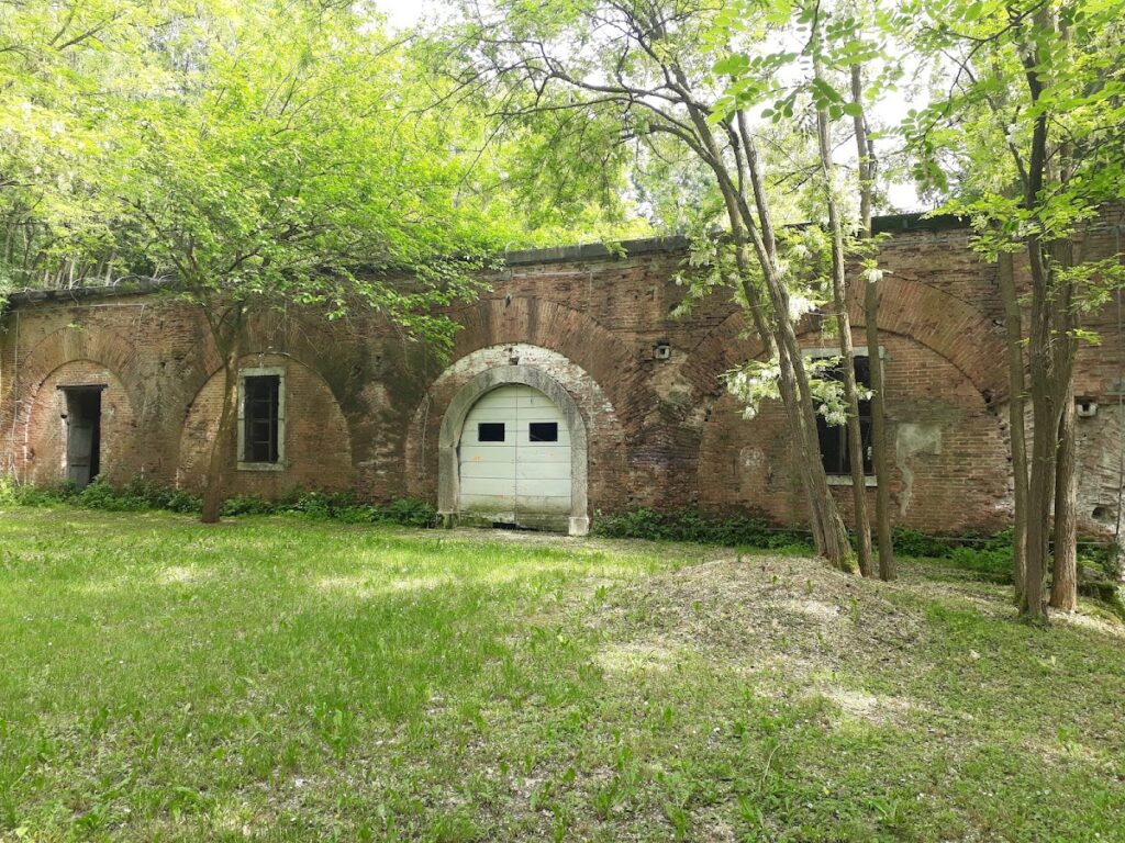 Forte di Pietole: A Napoleonic-Era Military Fortification in Italy 1 Forte di Pietole
