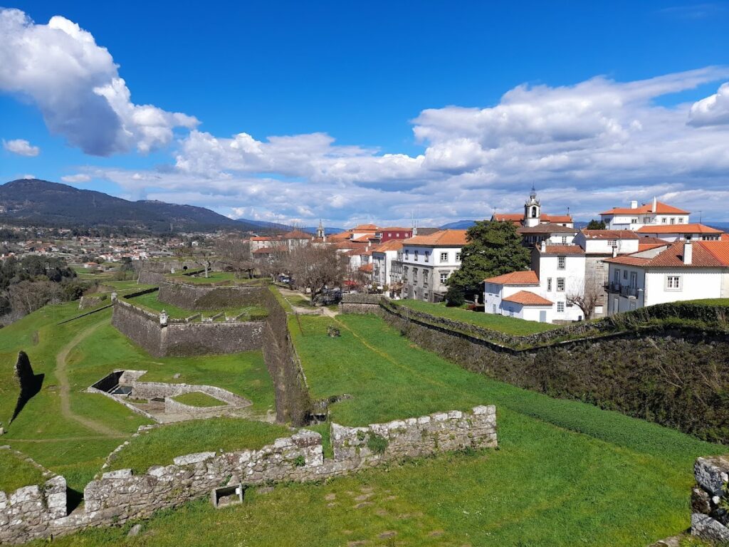 Fortifications of Valença do Minho: A Portuguese Frontier Stronghold 2 Fortificações da Praça de Valença do Minho