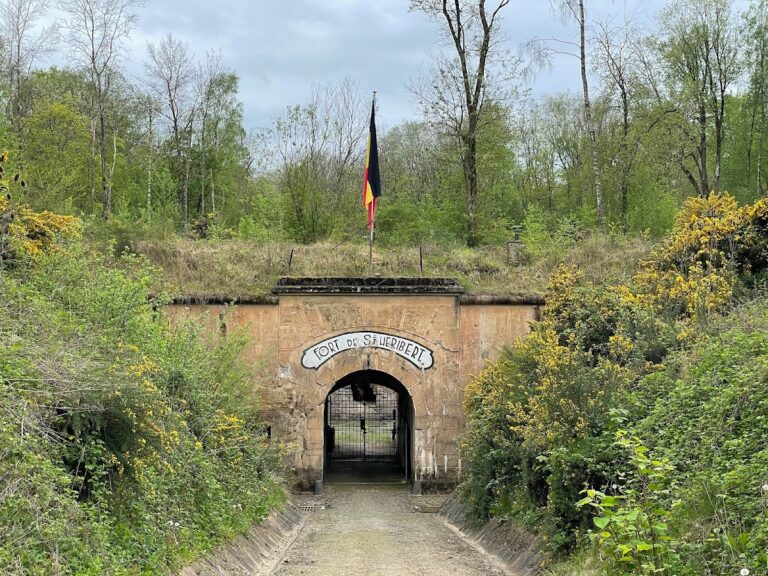 Fort de Saint-Héribert: Late 19th-century Fortification near Namur