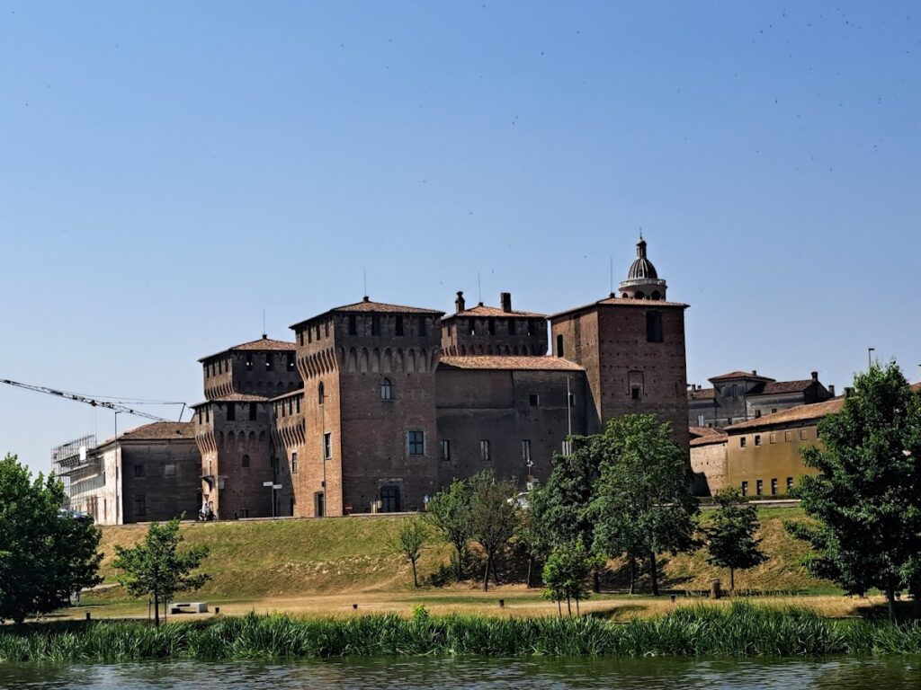 Castello di Castiglione Mantovano