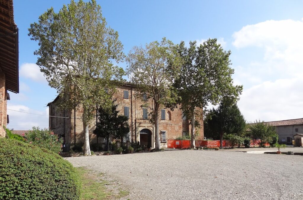 Baselica Castle: A Medieval Lowland Fortification in Italy 1 Baselica Castle