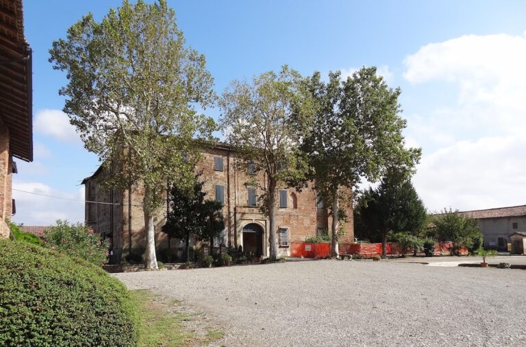 Baselica Castle: A Medieval Lowland Fortification in Italy