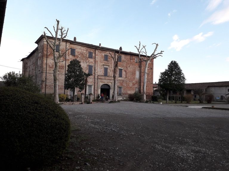 Baselica Castle: A Medieval Lowland Fortification in Italy