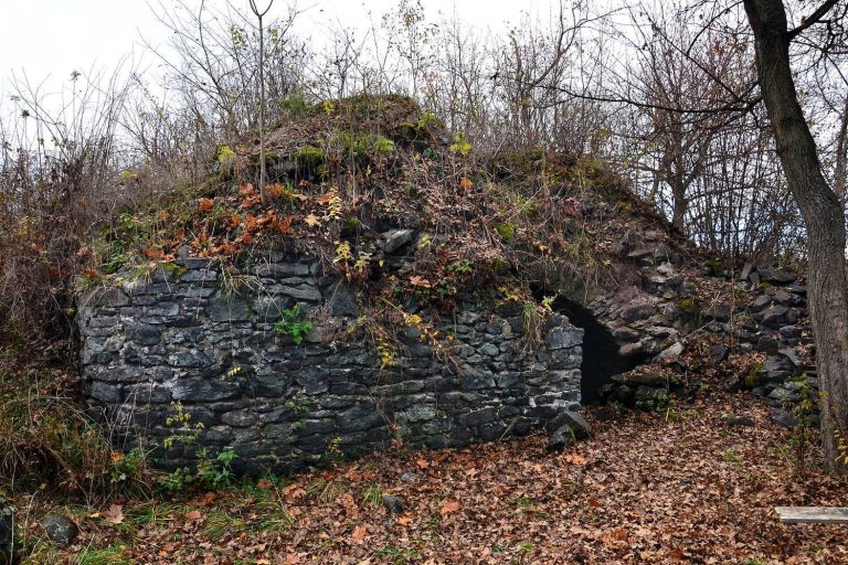 Křečov Castle: A Gothic Knightly Residence in Czechia