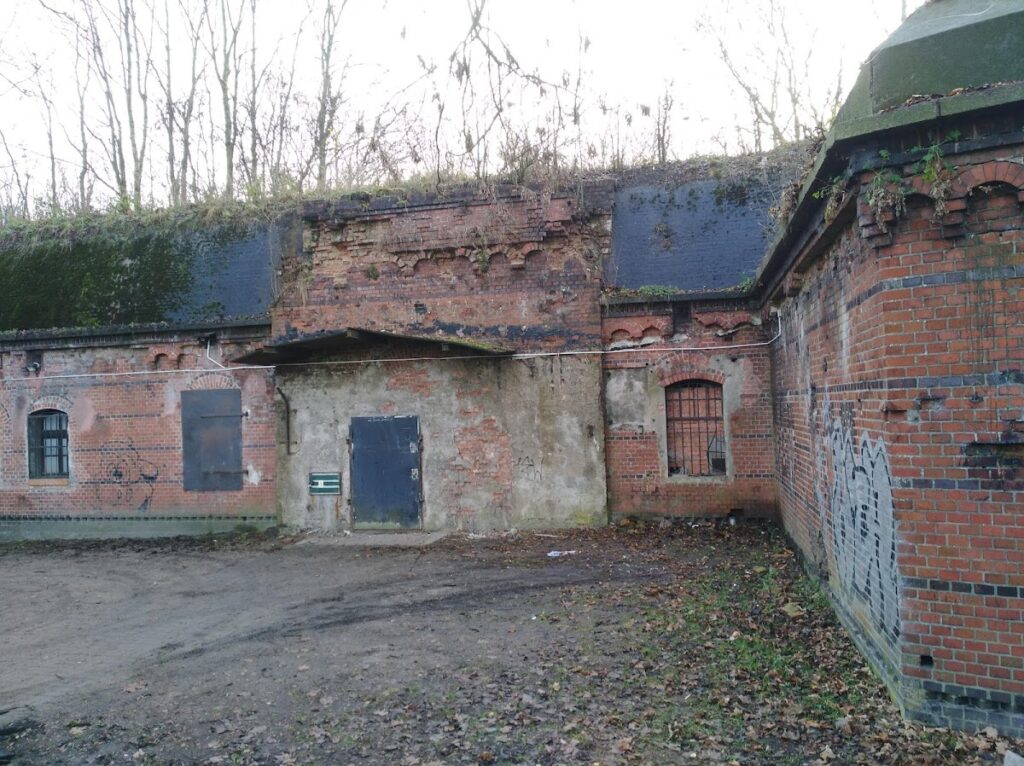 Fort IXa in Poznań: An Intermediate Fort of the Poznań Fortress 1 Fort IXa w Poznaniu