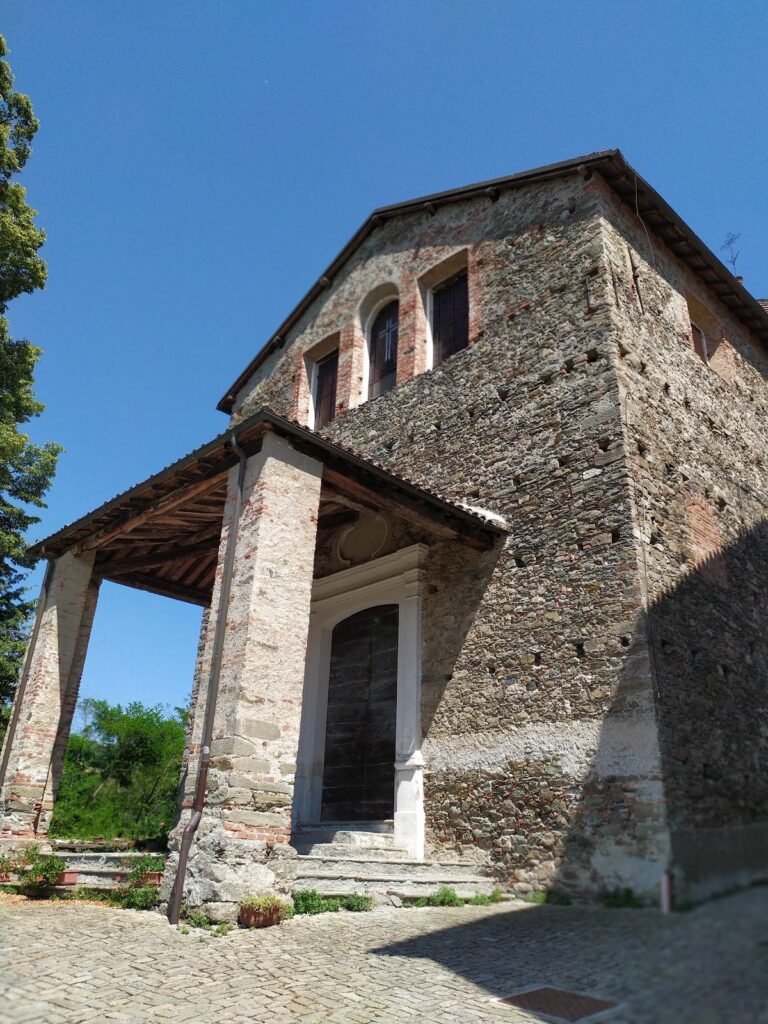 Dego Castle: A Medieval Defensive Fortification in Italy
