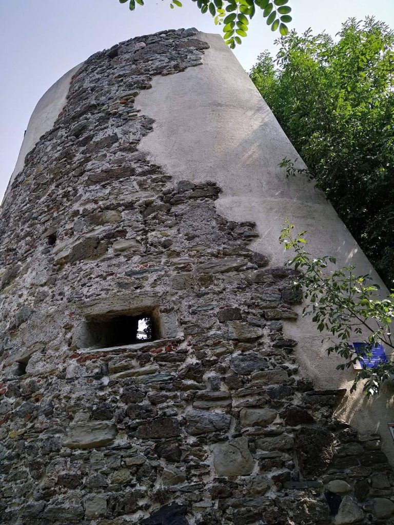 Dego Castle: A Medieval Defensive Fortification in Italy