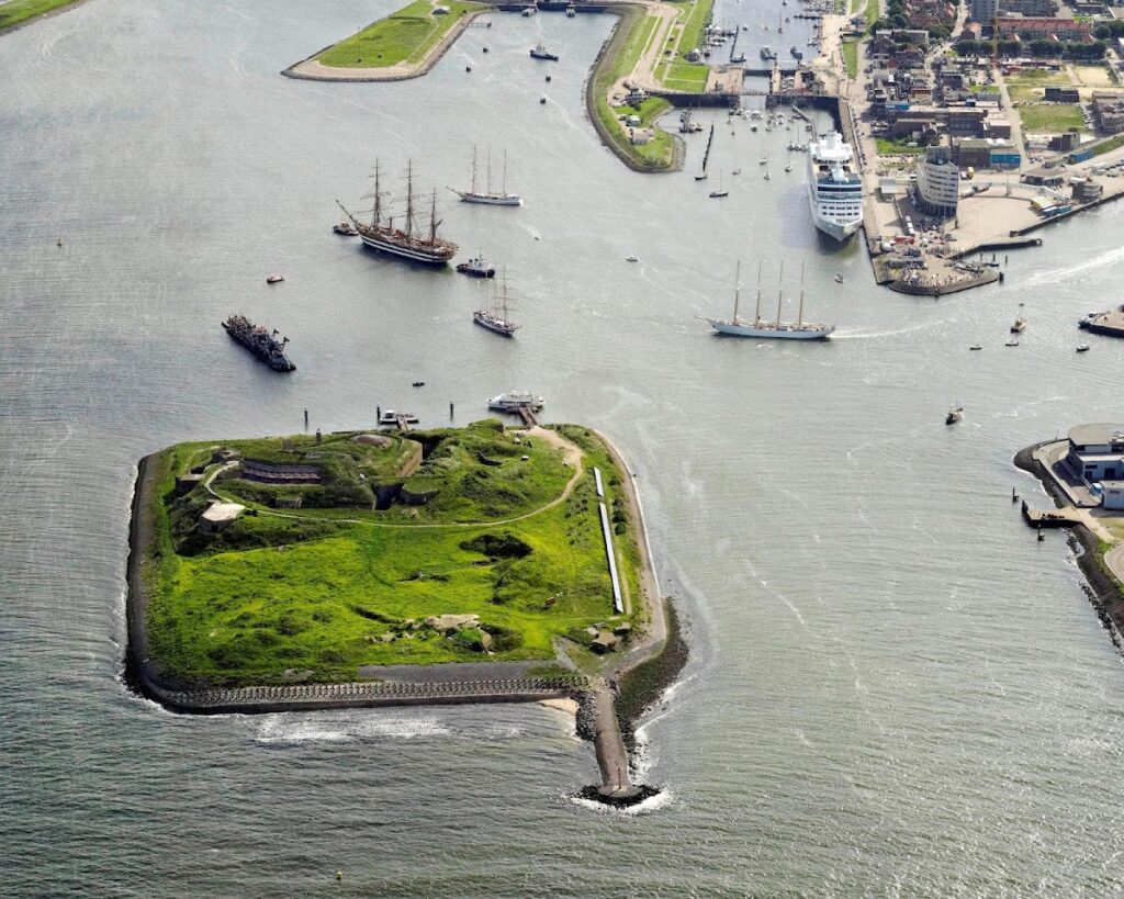 Fort bij IJmuiden: A Coastal Defense Fort at the North Sea Canal 1 Fort bij IJmuiden