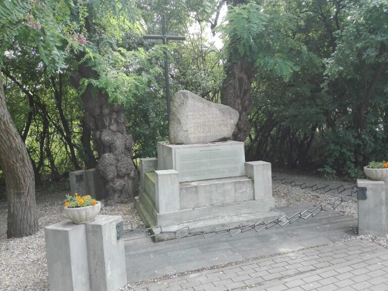 Redoubt 54 in Warsaw: A November Uprising Field Fortification