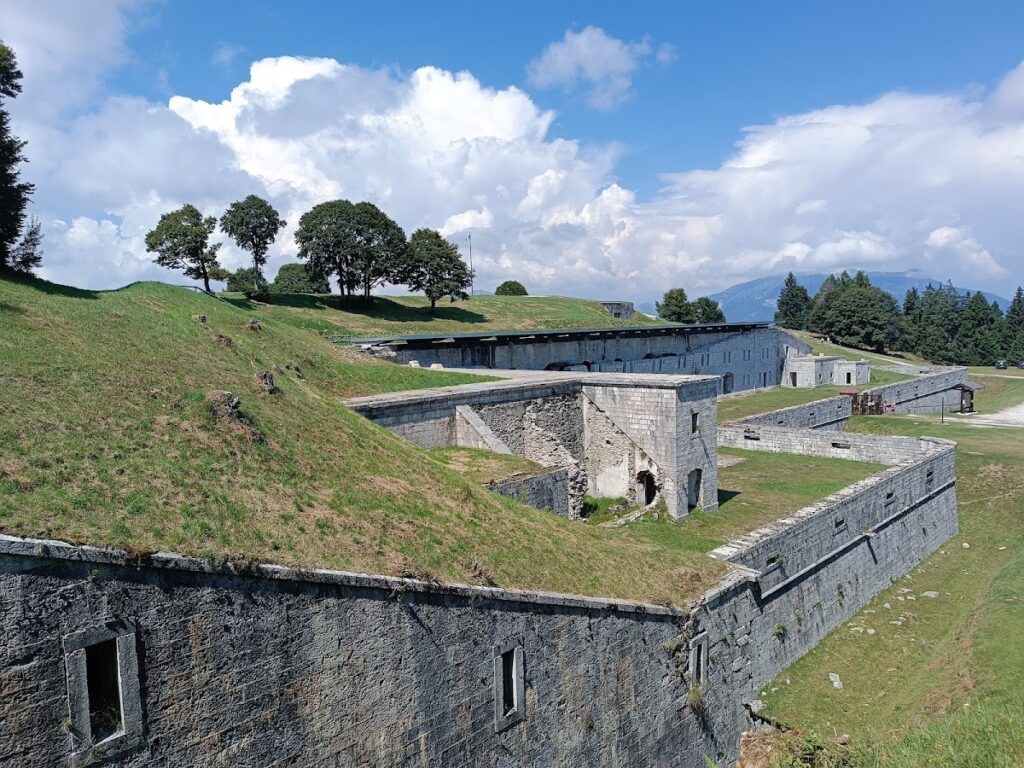 Forte Leone: An Italian Border Fortress at Cima Campo 1 Forte Leone
