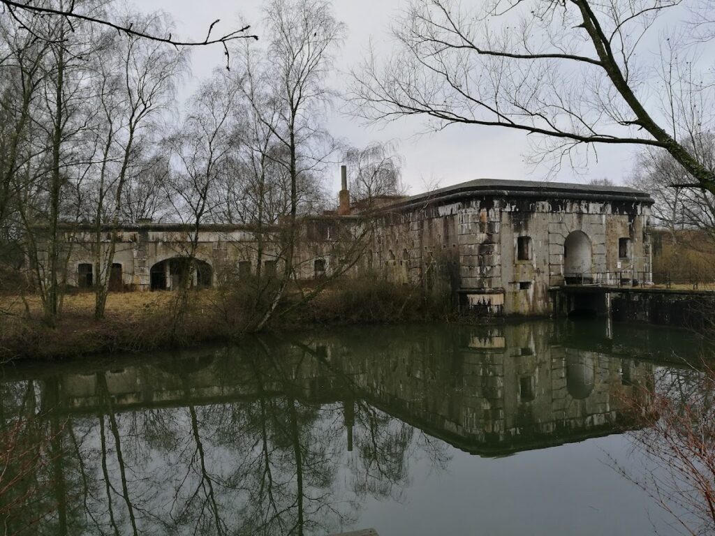 Fort van Haasdonk: A Belgian Fort in the Fortified Position of Antwerp 1 Fort van Haasdonk