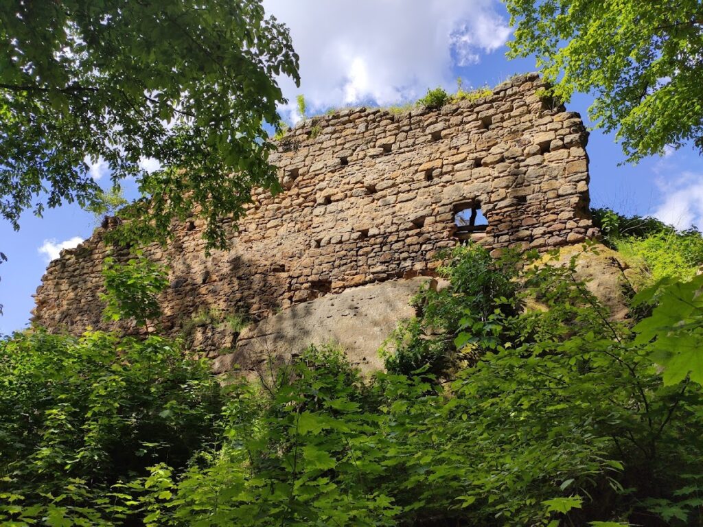 Chudý hrádek: A Ruined Medieval Castle in Czechia 2 Chudý hrádek