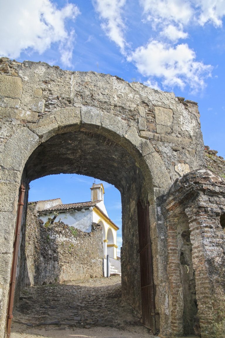 Fort São Roque: A Portuguese Frontier Fortification at Castelo de Vide
