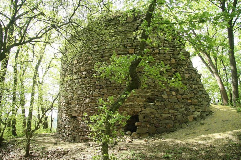 Kraví Hora Castle: A Medieval Rock Castle in Czechia