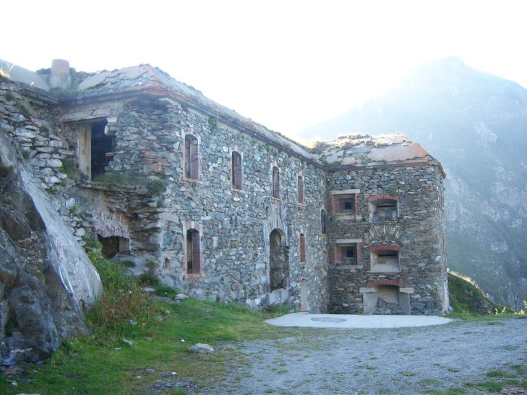 Forte del Colle delle Finestre: An Italian Alpine Supporting Fort