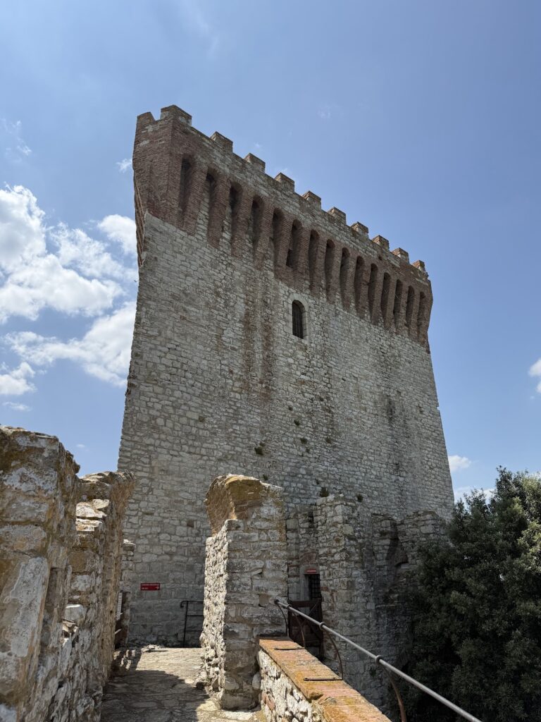 Rocca del Leone: Medieval Fortress on Lake Trasimeno