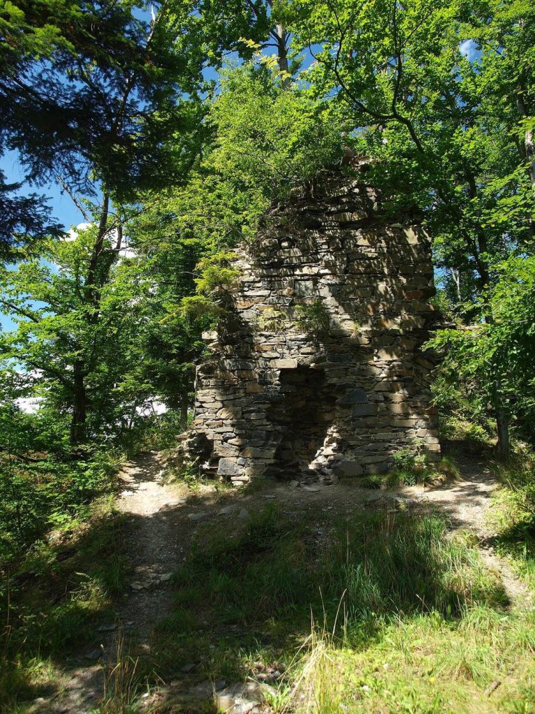 Potštát Castle: Medieval Fortress Ruins in Czechia 2 Potštát Castle