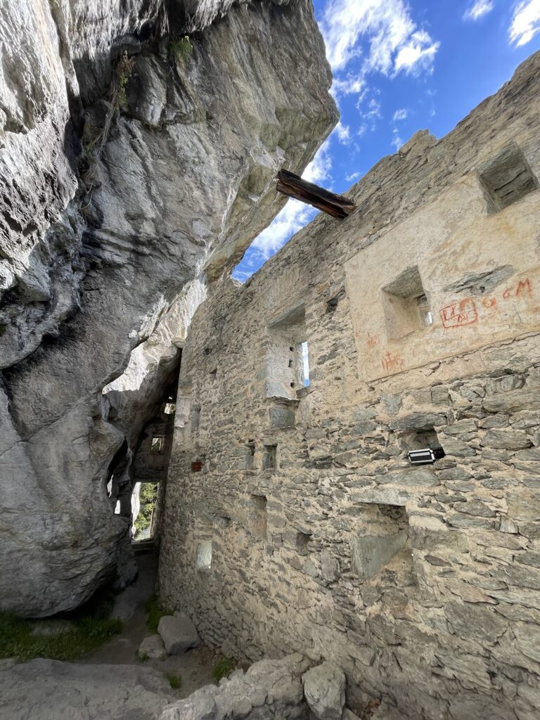 Kropfenstein Castle: A Medieval Cave Castle in Switzerland
