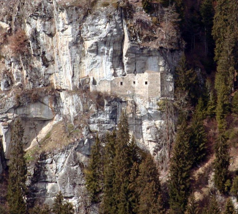 Kropfenstein Castle: A Medieval Cave Castle in Switzerland