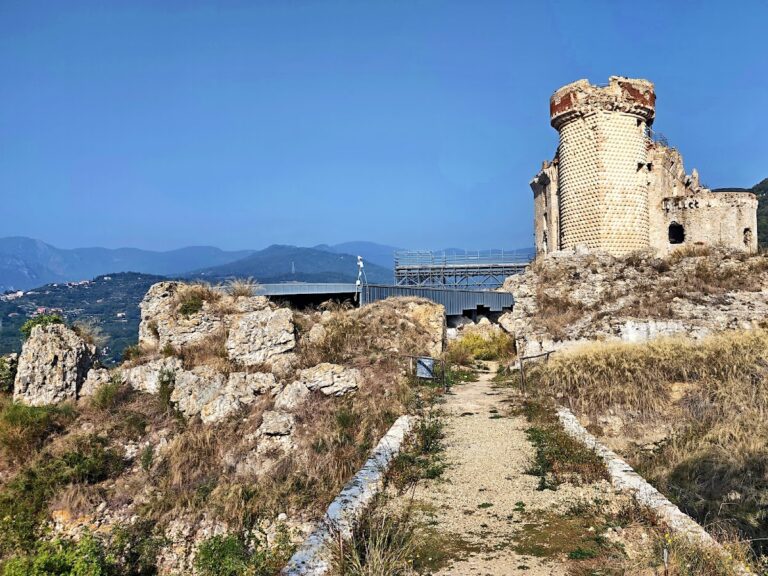 Castel Gavone: Del Carretto Marquisal Residence and Fortress