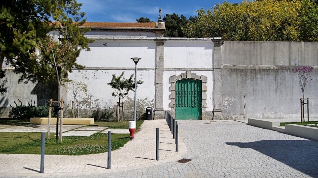 Fort of Trafaria: A Seventeenth-Century Defence and Quarantine Complex in Portugal 2 Fort of Trafaria