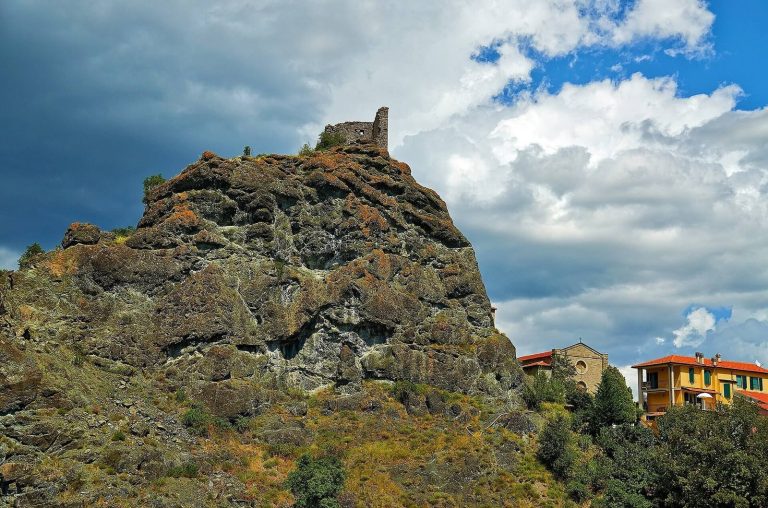 Pietramogolana Castle: A Medieval Fortress Guarding Italy’s Taro Valley
