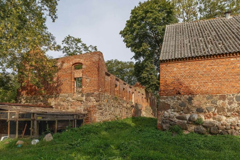 Karlino Castle of the Kamień Bishops: An Episcopal Residence in Poland