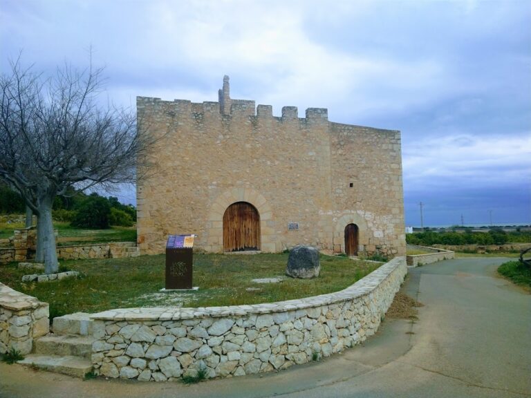 Albalat Castle: A Medieval Defensive Fortress in Spain
