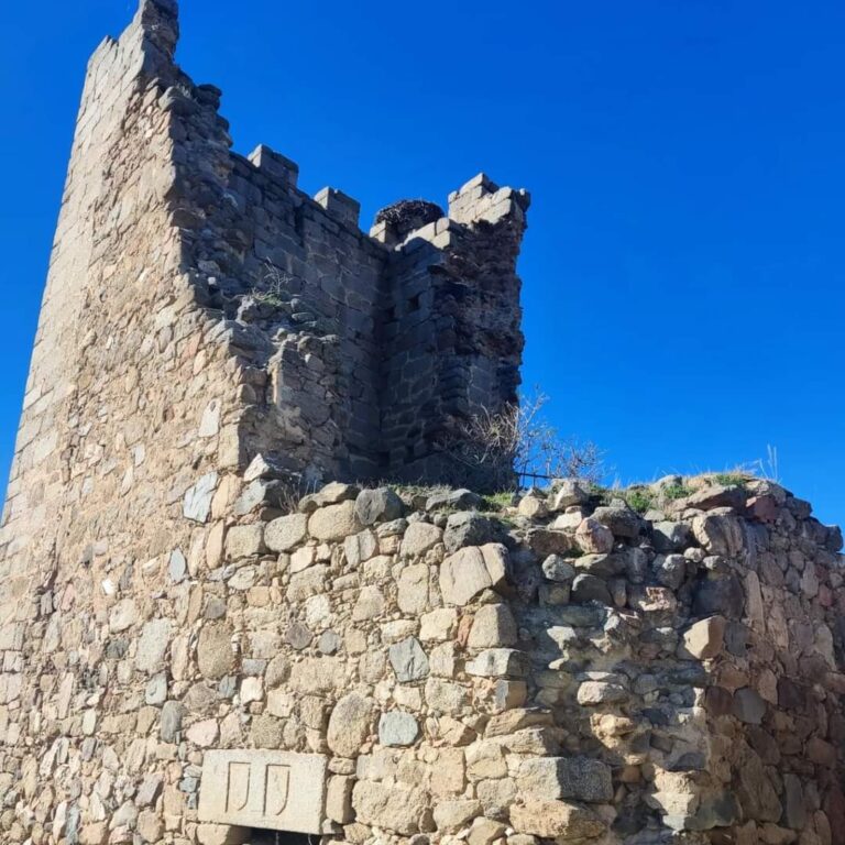 Castillo de Zurraquín: Late 15th-century Tower and Chapel in Cabezas del Villar