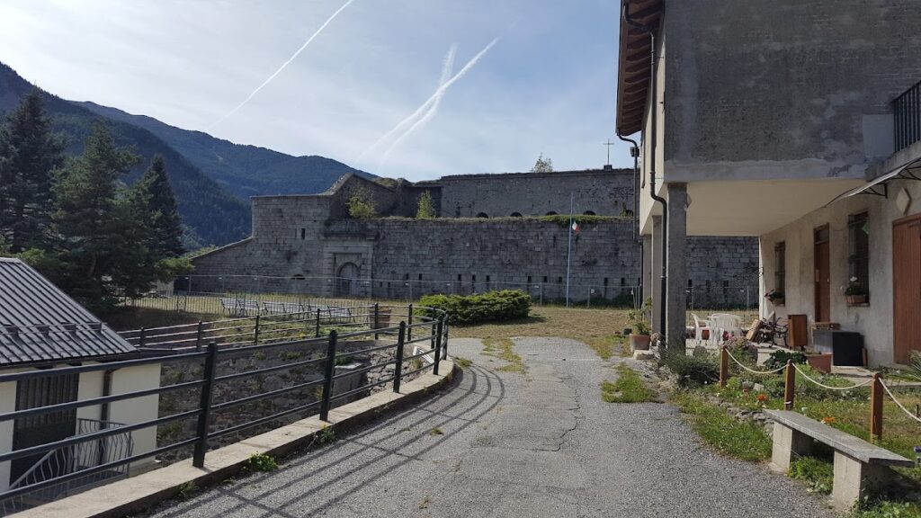 Forte Fenil: An Italian Support Fort in Val di Susa 1 Forte Fenil