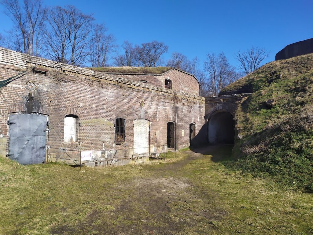 Western Fort in Świnoujście: A Prussian Coastal Fortification in Poland 3 Western Fort in Świnoujście