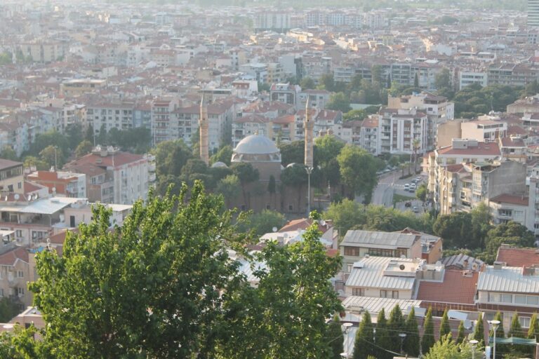Manisa Castle: Byzantine and Turkish Fortifications in Türkiye